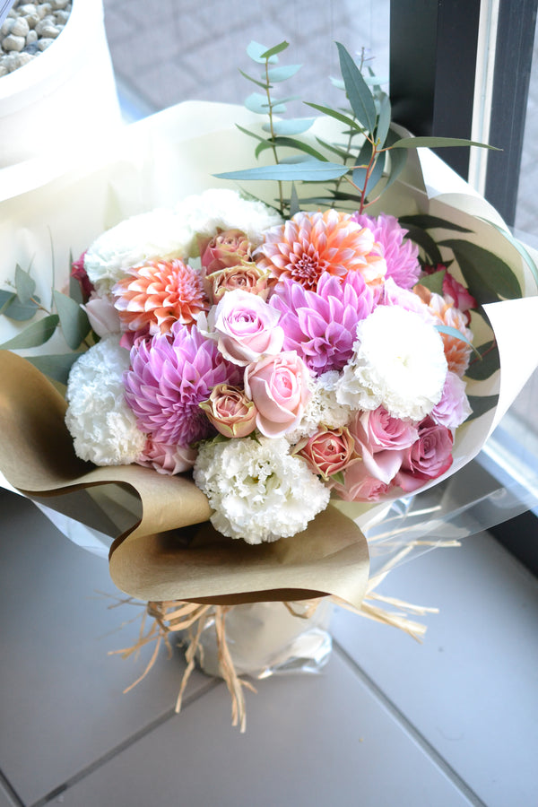 バラ ダリア 花束 ピンクオレンジミックス